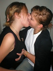 girls kissing megamix 46